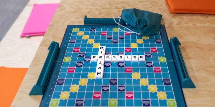 : Jüdische Museen zu Gast: Frankfurter Kuratorinnen berichten exklusiv zur Mirjam-Pressler-Ausstellung